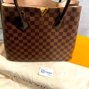 Brand New! Dust bag and box included